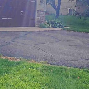 Leaf Removal by Mow Masters Llc reviewed on May 7, 2025