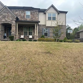 Bush Trimming by EDUARDO'S LANDSCAPING reviewed on May 1, 2022