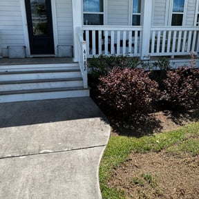 Landscaping by Hanahan Lawn Care LLC reviewed on May 17, 2025