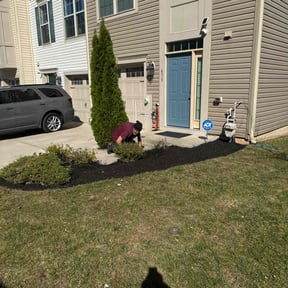Mulching by Donald Austile Lawn Care reviewed on May 23, 2022