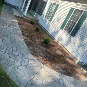 Weeding by W C Lawne Care reviewed on August 8, 2022