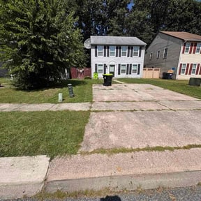 Landscaping by Pinedas lawn mowing pro reviewed on July 6, 2025