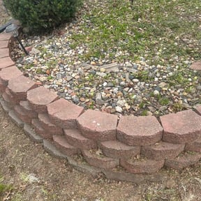 Flower Bed Weeding by God's Gift Lawncare, LLC reviewed on August 1, 2022