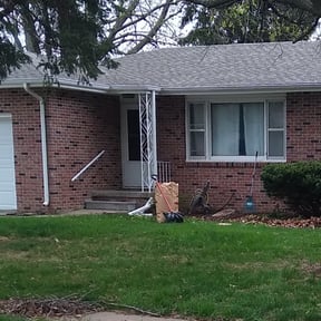 Bush Trimming by Mtb Lawn Care reviewed on April 28, 2022