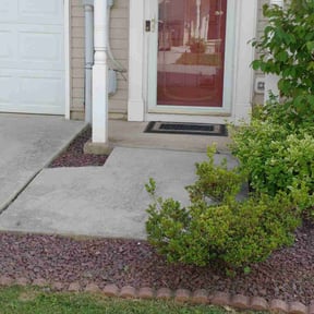 Flower Bed Weeding by Abney's lawncare reviewed on October 15, 2022
