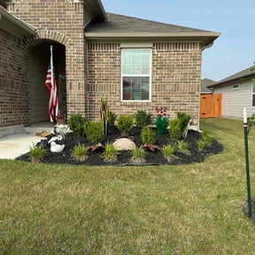 Bush Trimming by Nextdoor Lawn Services LLC reviewed on November 8, 2022
