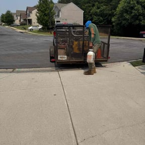 Weeding by N&J Lawn Care reviewed on May 8, 2022