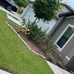 Flower Bed Weeding by Gregory Dunn reviewed on July 3, 2022
