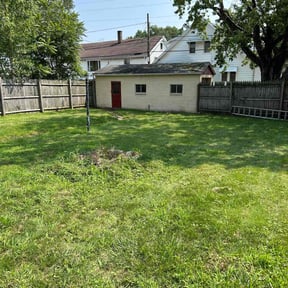 Cleanups by Bellas custom landscaping reviewed on April 21, 2025