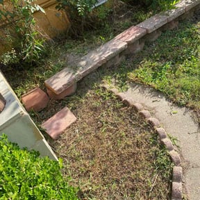 Flower Bed Weeding by QeeDeeLawns reviewed on October 24, 2022