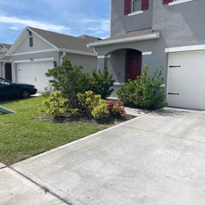 Flower Bed Weeding by Lightfoot Enterprises reviewed on July 6, 2022