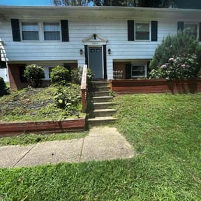 Weeding by Jerrel's Handyman & Lawn Service LLC reviewed on June 17, 2022