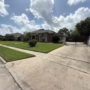 Flower Bed Weeding by West Texas Lawns and More reviewed on March 28, 2022