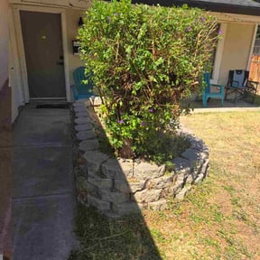 Bush Trimming by Gants lawn care reviewed on May 24, 2022