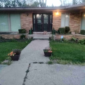 Bush Trimming by Matt’s lawn care reviewed on March 23, 2022