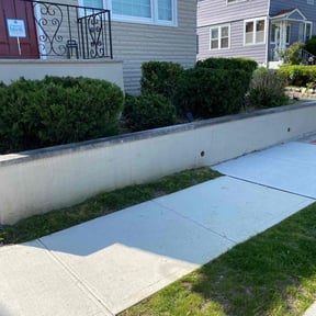 Bush Trimming by RodrÃguez Lawn Care reviewed on May 11, 2022