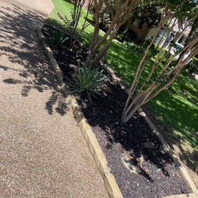 Flower Bed Weeding by DealzAndStealz reviewed on November 13, 2022