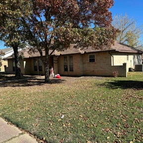 Leaf Removal by Valencia Landscaping reviewed on November 5, 2021
