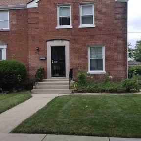 Weed Pulling by Slick Lawns reviewed on August 3, 2022