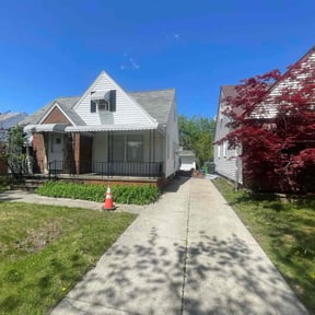 Leaf Removal by R-A-W Landscaping reviewed on July 4, 2025