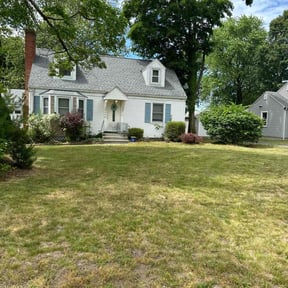 Bush Trimming by RJ landscaping reviewed on September 13, 2021
