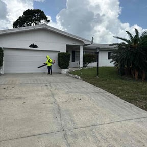 Bush Trimming by Stephen Peffly reviewed on October 24, 2024