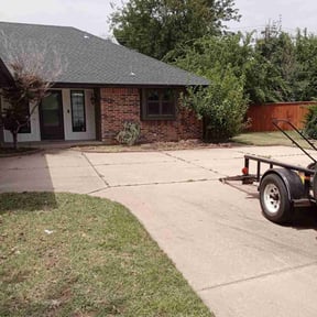 Flower Bed Weeding by Oklahoma's Best Lawn Care reviewed on July 21, 2022