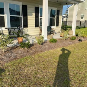 Flower Bed Weeding by handy Jays reviewed on May 28, 2022