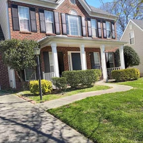 Bush Trimming by 5280 Lawns Llc reviewed on July 5, 2022