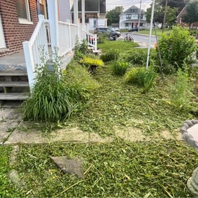 Flower Bed Weeding by Boog&#039;s Renovations LLC reviewed on April 28, 2025
