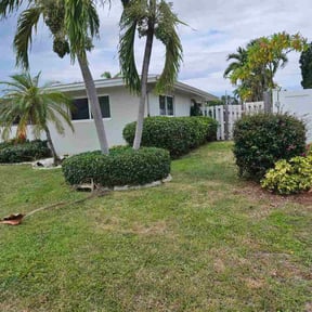 Bush Trimming by Flat Rock Landscaping and More reviewed on January 9, 2024