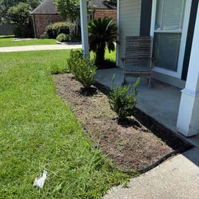 Flower Bed Weeding by Carter Cares Lawn Care reviewed on August 3, 2022