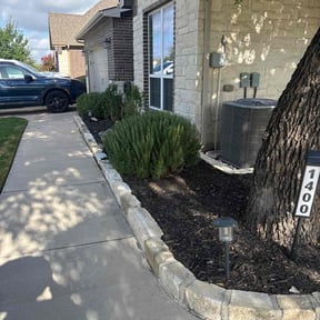 Bush Trimming by Jay's Lawn Care reviewed on April 29, 2023