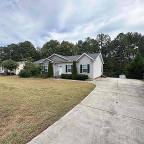 Bush Trimming by Dream Cuts landscaping and Lawn Care LLC reviewed on January 23, 2025