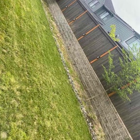 Weeding by D &amp; A services reviewed on May 17, 2022