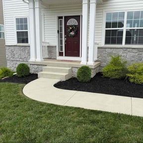 Flower Bed Weeding by Jotas Lawncare Co. reviewed on November 14, 2024