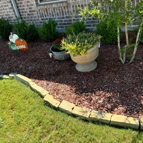 Flower Bed Weeding by Rocco's Lawncare Service reviewed on April 24, 2022