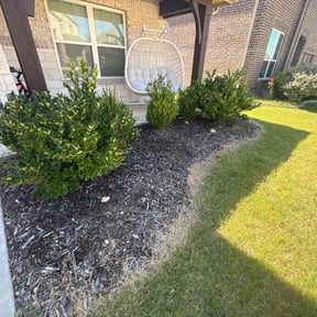 Flower Bed Weeding by Lawn Impression reviewed on October 10, 2022