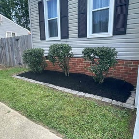 Mulching by Js Lawn Care reviewed on November 15, 2024