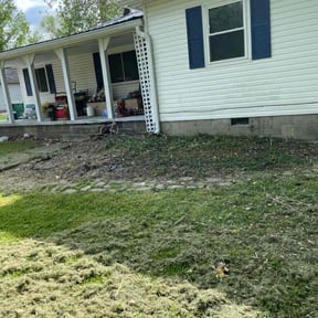 Cleanups by Yardscapes reviewed on May 30, 2025