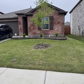 Weeding by Fairwood Landscape reviewed on October 14, 2021