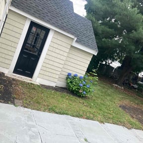 Flower Bed Weeding by Pine Forest Lawn Care reviewed on July 28, 2022