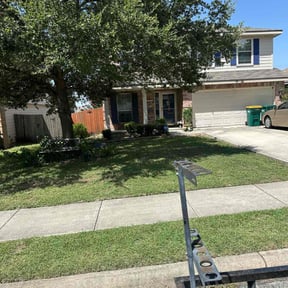 Weeding by Cantus Lawn Care reviewed on October 14, 2024