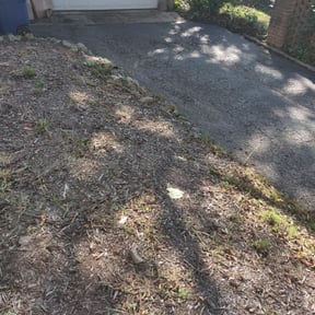 Landscaping by JR Lawn Maintenance reviewed on May 25, 2022