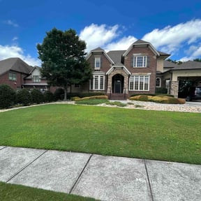 Bush Trimming by Multi Purpose Lawncare reviewed on June 5, 2025