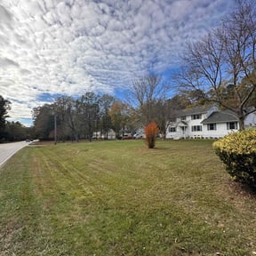 Leaf Removal by Total Comfort Lawn Care reviewed on May 30, 2022