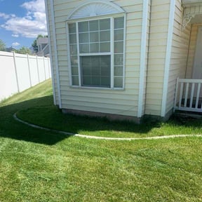 Flower Bed Weeding by Arroyo Lawn Service reviewed on July 19, 2022