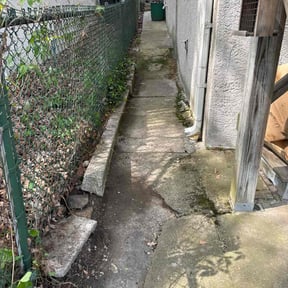 Leaf Removal by Jokers landscaping reviewed on July 25, 2022