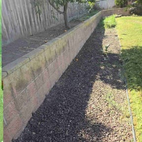 Leaf Removal by Premium Design Landscaping Inc reviewed on April 28, 2022