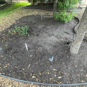 Flower Bed Weeding by S.E. Landscaping reviewed on August 27, 2020